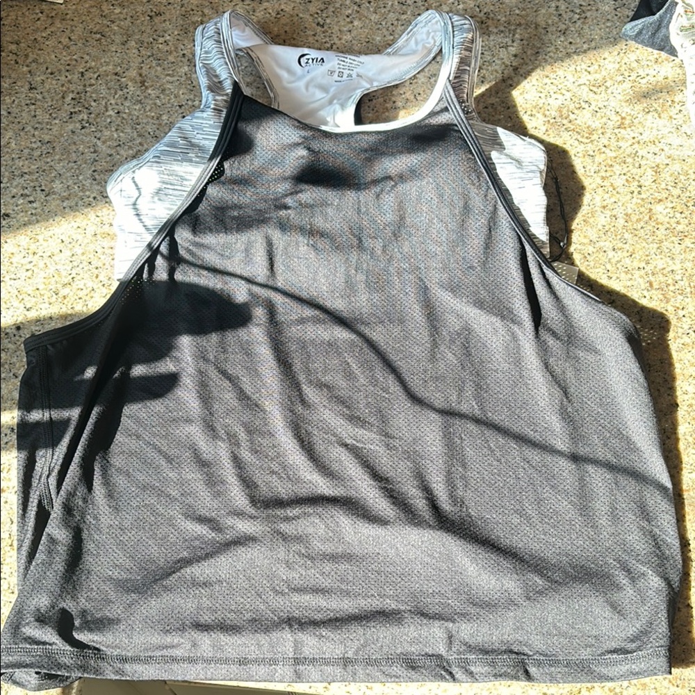 Gray Backless Sleeveless Tank Top with Crew Neck